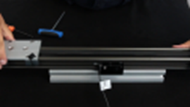 Attachment of linear axes by means of mounting brackets